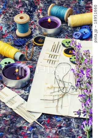 Set of seamstresses and bouquet of lavender Set of seamstresses and bouquet of lavender 18951660
