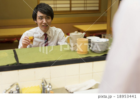 居酒屋 18953441