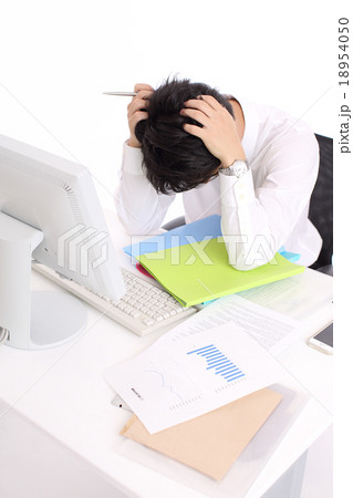 この仕事厳しいなぁ～。。。 18954050