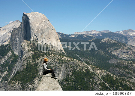 登山　ハーフドーム　ヨセミテ国立公園 18990337