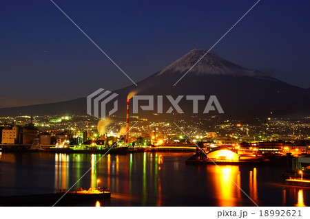 富士山と夜景 18992621