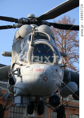 攻撃ヘリコプターMi-24ハインド 18993726