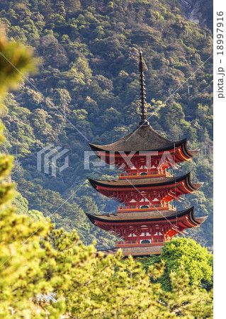 Five-storey pagoda in Miyajima, Japan Five-storey pagoda in Miyajima, Japan 18997916