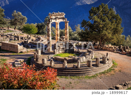 ruins Athina Pronaia temple in Ancient Delphi 18999617