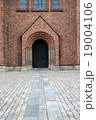 old wood door 19004106