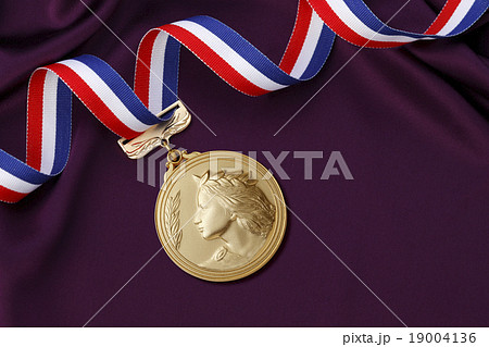 金メダル 19004136