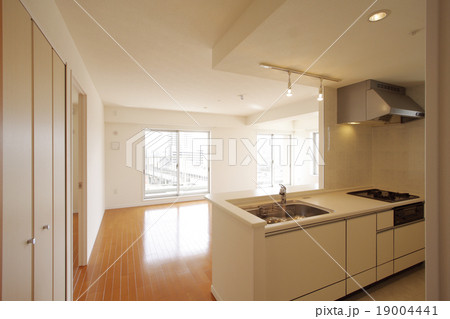 マンションのリビングダイニング イメージ 新築シンプル家具なしバージョン マンションのリビングダイニング イメージ 新築シンプル家具なしバージョン 19004441