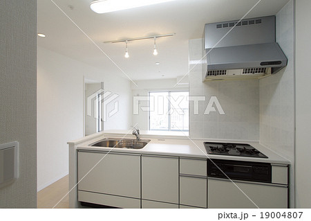 対面式キッチンとリビングルーム イメージ 対面式キッチンとリビングルーム イメージ 19004807