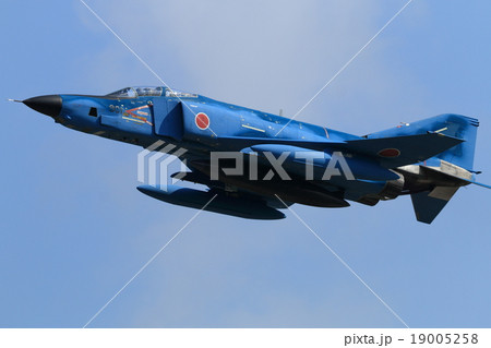 航空自衛隊　戦闘機　RF-4E  離陸　洋上迷彩 19005258