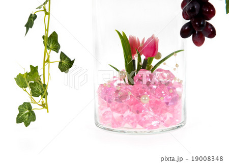 glass vase, pink crystal inside 19008348