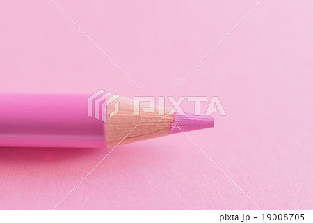 ピンク色の色鉛筆の写真素材 [19008705] - PIXTA