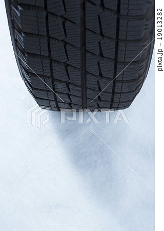 スタッドレスタイヤ 19013282