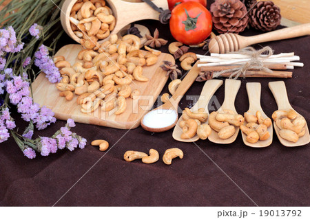 Roasted cashews nuts with natura 19013792