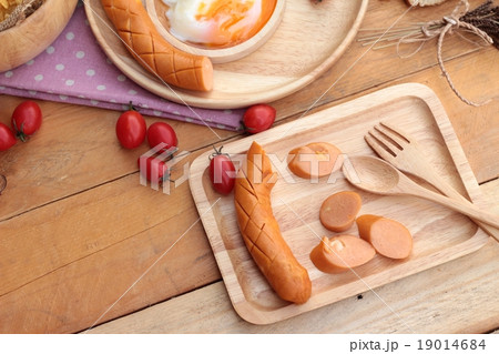 Breakfast with sausage, salad vegetables Breakfast with sausage, salad vegetables 19014684