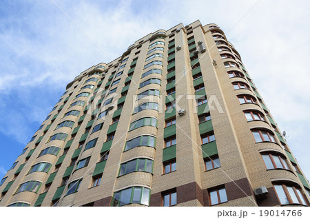 Modern multi-storey residential building 19014766