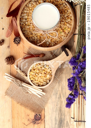 Soy milk with soya beans Soy milk with soya beans 19015485