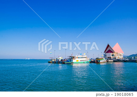 Small seaport. 19018065