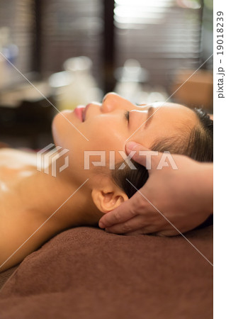 beauty-treatment clinic　撮影協力: 3BエステサロンLuki'A（麻布十番） 19018239