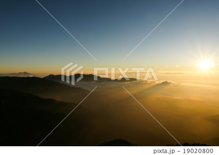 農鳥岳の夜明け 19020800