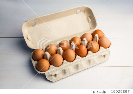 A 12 pack of eggs 19029897