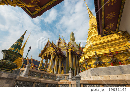 Emerald Buddha temple, Bangkok, Thailand Emerald Buddha temple, Bangkok, Thailand 19031145