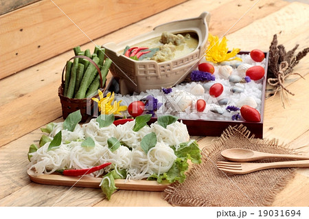 Green curry coconut milk with rice noodle. Green curry coconut milk with rice noodle. 19031694