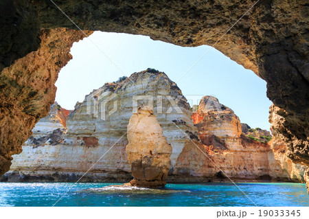 Beautiful cliffs in the ocean Beautiful cliffs in the ocean 19033345