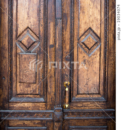 Old wooden door Old wooden door 19034074