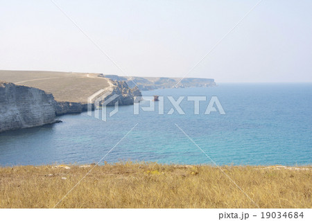 Rocks and sea 19034684