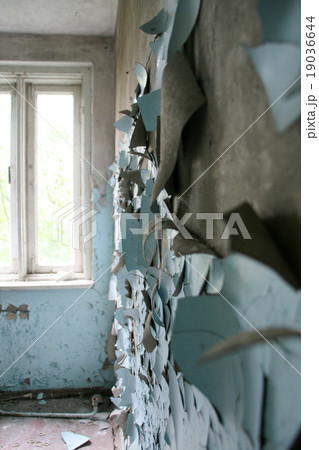 Abandoned building interior Abandoned building interior 19036644