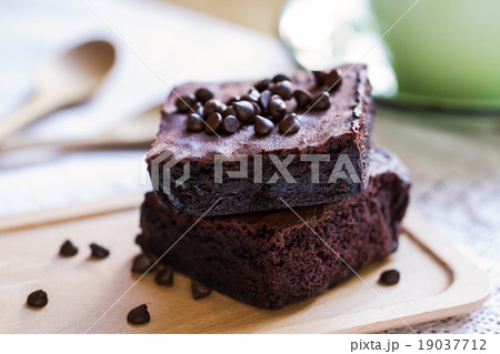 Brownies with chocolate chips 19037712
