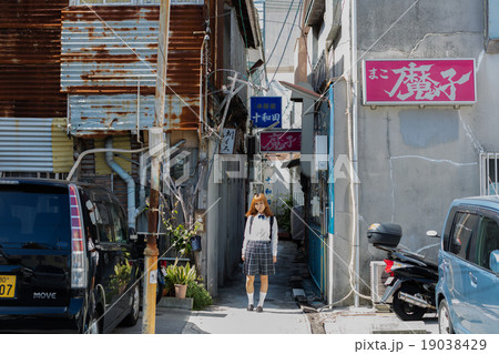 女子学生ポートレイト 19038429