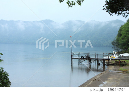 倶多楽湖のボート乗り場 19044794