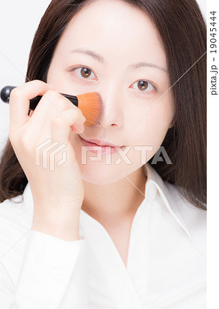 ファンデーション 女性 ファンデーション 女性 19045444
