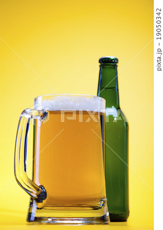 The still life with beer, bright vibrant alcohol The still life with beer, bright vibrant alcohol 19050342