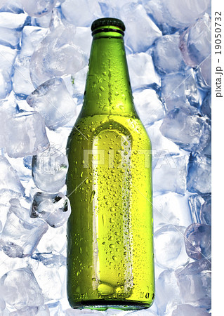 Beer collection, bright vibrant alcohol theme 19050732