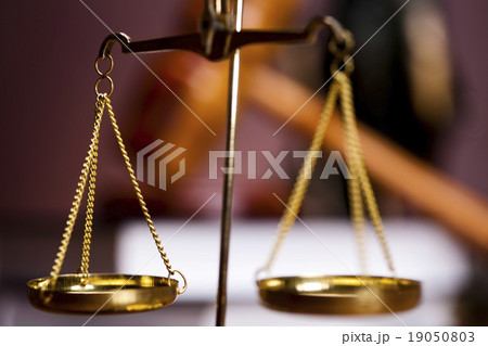 Judge gavel, ambient light vivid theme 19050803