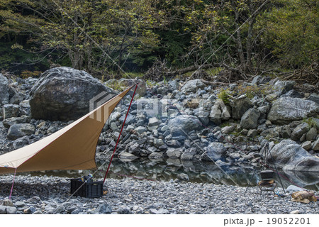 河原でキャンプ 19052201