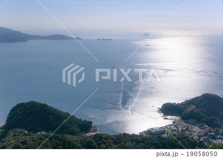 瀬戸内の海(航跡) 瀬戸内の海(航跡) 19058050