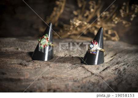 Local jewelry containing silver 19058153
