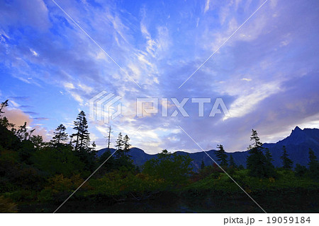 雲わく西鎌尾根 19059184