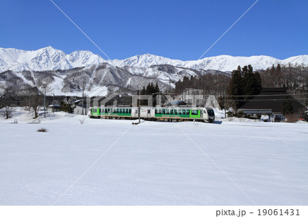 大糸線 春まだ浅い3月の白馬村 大糸線 春まだ浅い3月の白馬村 19061431