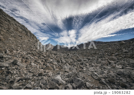 Landscape in the Sierra Nevada Mountains 19063282