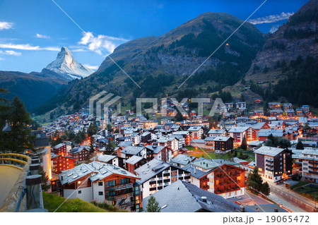 Zermatt village with Matterhorn in Swiss Alps 19065472