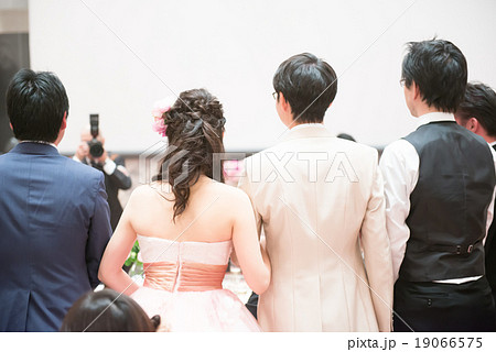新郎新婦と写真撮影 新郎新婦と写真撮影 19066575