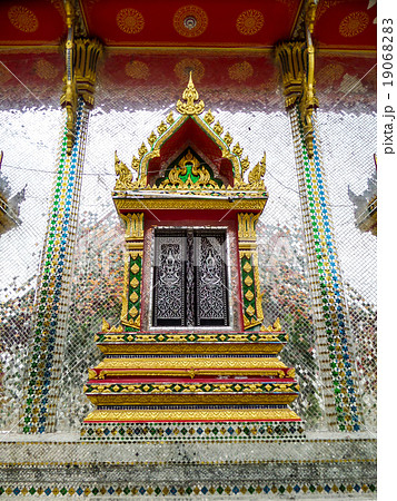 Thai Cathedral glass 19068283