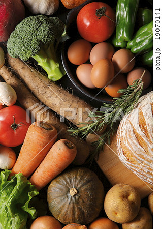野菜とパンの集合イメージ 19070141