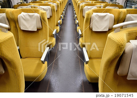 こまち車内 19071545