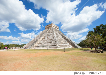 chichen-itza chichen-itza 19071749
