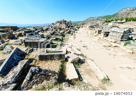 Ancient ruins in Hierapolis, Pamukkale, Turkey. 19074052